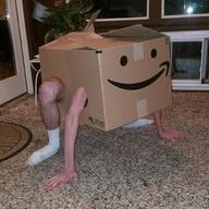 ))) amazon creature ачё всрато коробка легущька мужик_в_коробке посылка смехуёчки страшна_вырубай што // 600x600 // 141KB
