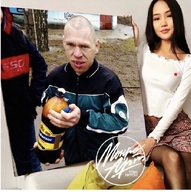 азиаты бутылка всрато жигулёвское картина картина_маслом монро_арт мужик пиво полторашечка рожа смехуёчки спортивный_костюм студия_портретов тян холст язык:русский // 640x644 // 186KB